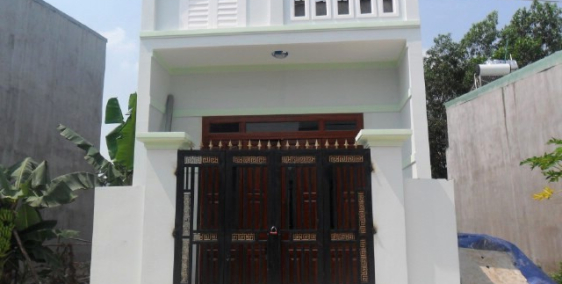 2,4 tỷ 33m nhà ngay mặt phố lô góc cách ôtô 5m Cầu Giấy