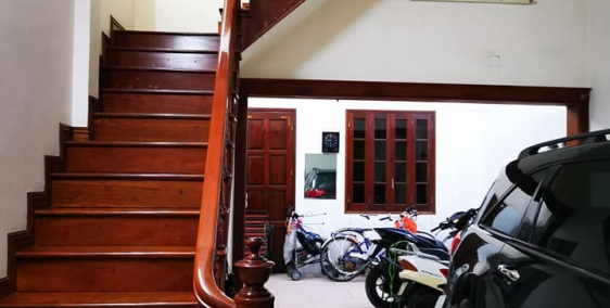 Nhà phân lô, ga ra ô tô, Nguyên Hồng, Huỳnh Thúc Kháng, 53 m, 5 tầng, giá 15 tỷ.