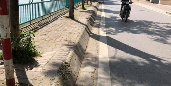 Gia đình chúng Tôi cần bán gấp ngôi nhà 5 Tầng Đẹp mặt phố Nguyễn Đình Thi