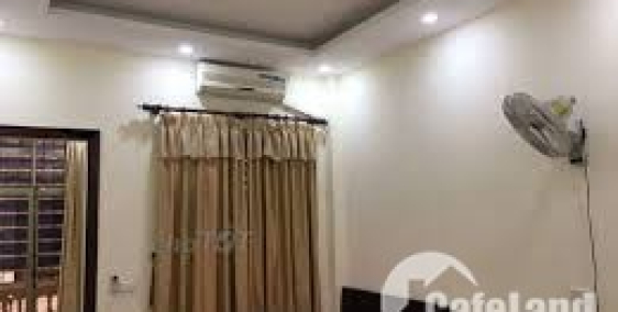 Nhà đẹp Xuân Thủy 38m, 4T, gần 6 tỷ, ngõ ô tô, kinh doanh sầm uất.