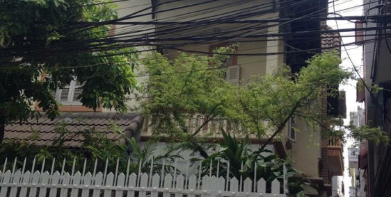 Bán nhà riêng phố Hào Nam , Đống Đa 80m2 , 3 tầng , giá 10,5 tỷ. Lô góc ô tô vào