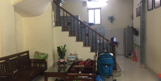 Bán nhà mặt Đê Trần Khát Chân, đường rộng hai ô tô tránh nhau, trung tâm chợ kin