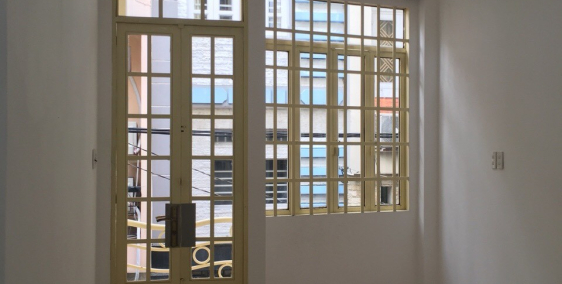 Cần bán nhà Lý Thái Tổ, P.10, Q.10, trệt 2 lầu, 3.1 tỷ.