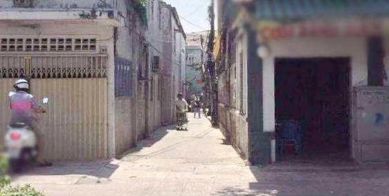 Bán gấp nhà 1 lầu hẻm 289 Bến Vân Đồn quận 4 (có 9 phòng trọ).