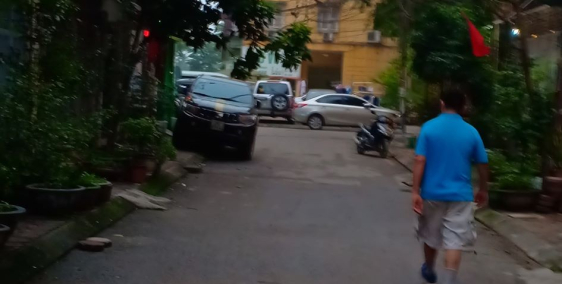 Bán Cực Gấp 8.3 tỷ 6 tầng ô tô tránh,kinh doanh,view vườn hoa,Tây Hồ.