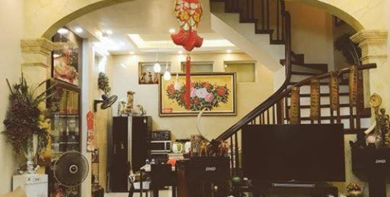 Nhà Đẹp Sát Royal City  , Nhà Lô Góc , DT 42m2 , 4 Tầng , Giá 4,35 tỷ.