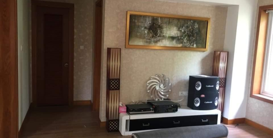 Cho thuê biệt thự VIệt Hưng phù hợp làm kinh doanh văn phòng