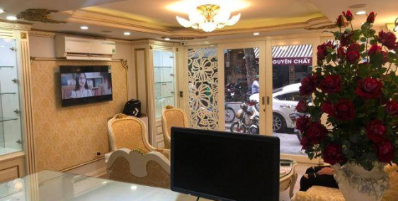 Cho thuê nhà phố Hàng Mã, Hoàn Kiếm, dt 35m2, mt 4,3m