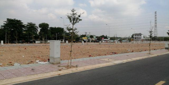 Bán gấp lô MT 33m. Bình Dương giá: 750tr/100m2 shr, thổ cư 100%, sang tên ngay.