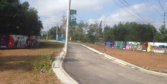 LÔ GÓC NỞ HẬU. Mặt tiền đường nhựa view hồ. Đất nền dự án gần sân bay Phú Bài. LH 0796571878