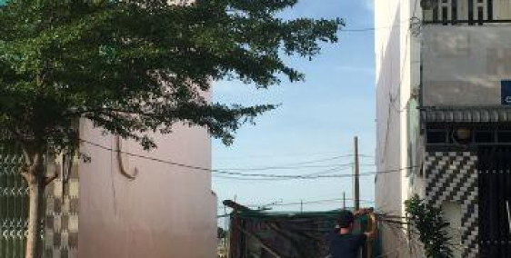 Tôi cần bán gấp lô đất vị trí cực đẹp, chạy dọc đường Trần Văn Giàu.