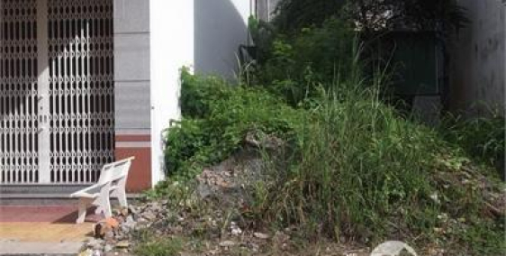 tôi có lô đất cần bán gấp MT đường bà điểm 4 , 120m,SHR,670tr , LH:0943623478