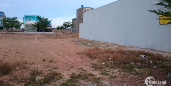 con trai bị tai nạn, cô Hồng bán gấp đất 200m2, Mt Lương Định Của, Q2