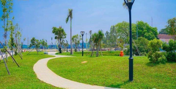 CẦN BÁN LÔ ĐẤT VIEW SÔNG ĐỐI DIỆN CV VÀ BIỆT THỰ TP Q-NGÃI 980TR.LH:0777370788I