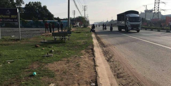 gia đình về quê sống cùng bame nên Tôi cần bán lô đất 120m2 MẶT TIỀN ĐƯỜNG DT747- Ngay cư xá Hưng Lợi