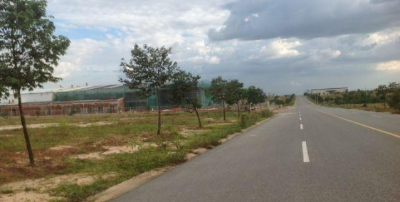 Tui làm ăn thua lỗ, nợ nần bao vây cần ra đi lô đất 700m2 giá 600 triệu lúc trước mua để trang trải