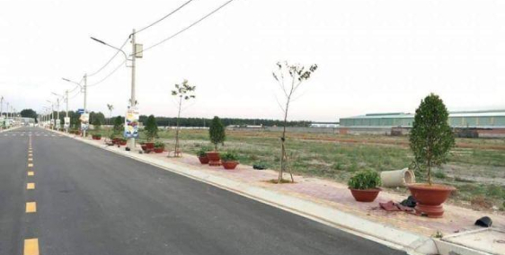 Bán đất MT 32m Ngay Trung Tâm Hành Chính Sổ Sẵn Xây dựng tự do.