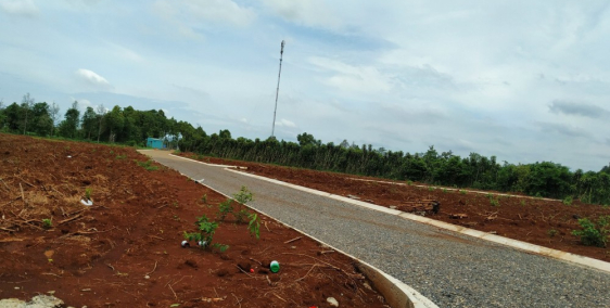 CẦN SANG GẤP LÔ ĐẤT MẶT TIỀN 46M TRUNG TÂM THỊ XÃ GẦN KCN