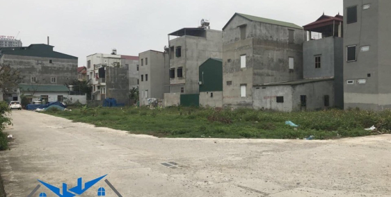 Bán lô đất đấu giá Bến Xe Cổ Bi mới,đường 10m, mt 5.3m, 39tr/m2