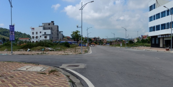 Bán đất Nam Ga Hạ Long,Quảng Ninh-đường to sau trung tâm thương mại