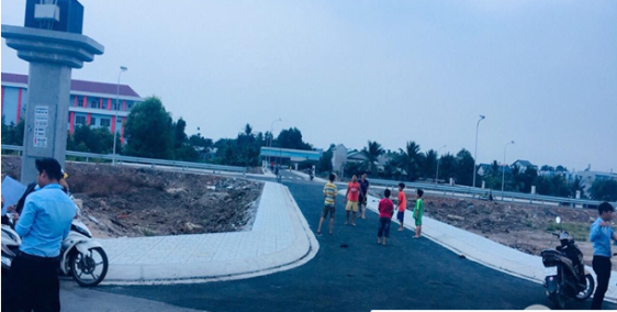 Bán gấp lô đất mặt tiền đường 20m lớn giá rẻ nhất khu vực gần cầu rạch tra