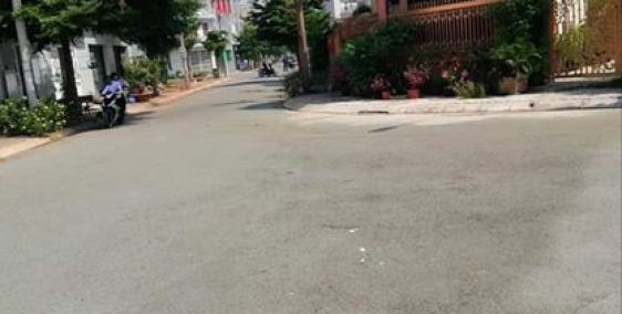 Cần bán đất Song Hành-Hóc Môn DT 5x20m giá 950tr SHR thổ cư 100%