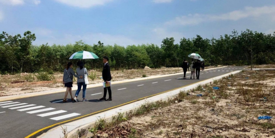 Đất nền đối diện hồ sinh thái Lộc An, 100% đất thổ cư, thích hợp cho các NDT!!