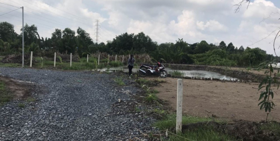 Lô đất mặt tiền sông, đường xe hơi, cách Q2 chỉ 6km