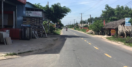 cần sang lại miếng đất vườn, nhà chia ra bán bớt dt 105m2