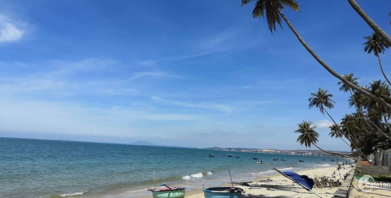 Bán 3600m2 đất mặt đường Huỳnh Thúc Kháng giá rẻ!