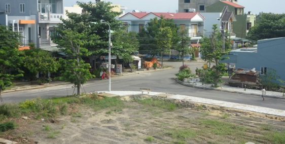 KẸT VỐN BÁN GẤP ĐẤT MT DT743, GẦN CHỢ PHÚ PHONG, SHR