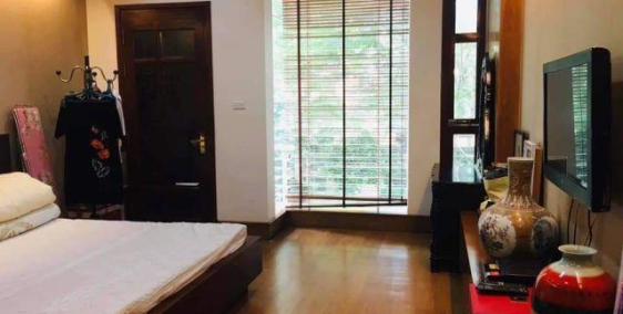 Bán gấp nhà KV Kim Mã, Ba Đình 50m2x5T, 3 mặt thoáng, thiết kế đẹp, nội thất cực mới giá chỉ 4.5 tỷ.