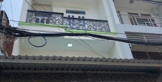 Bán gấp nhà hẻm xe tải Đinh Tiên Hoàng 42 m2 giá chỉ 6.9 tỷ.