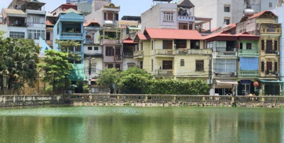 Bán nhà ngõ 43 Nguyễn Thị Định 39m2 x 5T. Lô góc 2 mặt thoáng. Giá 3,2 tỷ