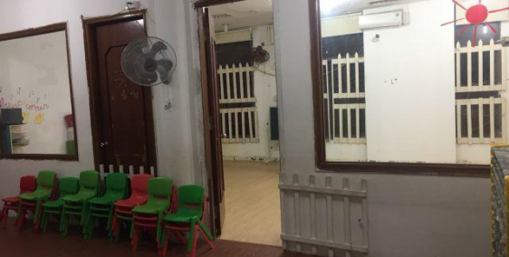 Cần Bán nhà mặt Phố Cầu Giấy, 70m2 nhà xây 5 tầng. mt 7m Giá thương lượng