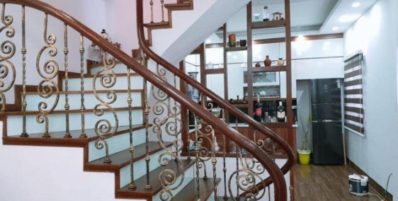 Bán nhà đẹp phố Bích Câu gần phố, nội thất đầy đủ 44m*5T giá 4,8 tỷ.