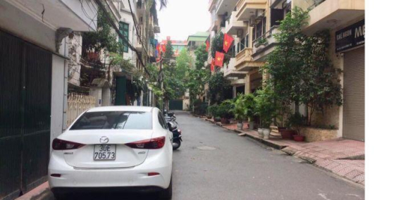 Bán Nhà khâm thiên, kinh doanh , ô tô đỗ cửa, giá 3.1 tỷ.