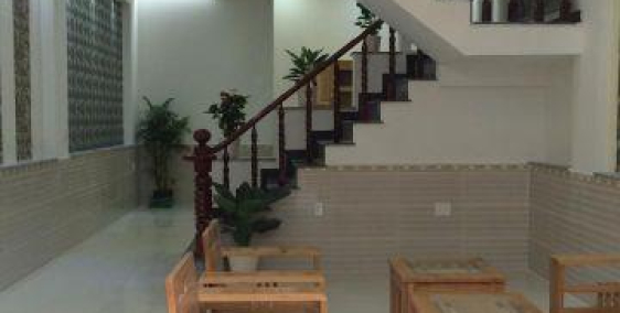 Bán nhà lô góc Phố Lê Thanh Nghị, Hai Bà Trưng, Hà Nội 44m2 4  tầng 7 tỷ 6, đường ô tô tránh, kinh doanh tốt