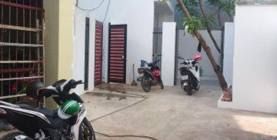 Bán nhà 2 tầng nhiều tiện ích ngay trung tâm phố