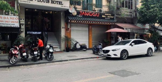 Bán nhà phố Thợ Nhuộm, 115m2, mặt tiền 5.3m, lô góc, giá hơn 24 tỷ.