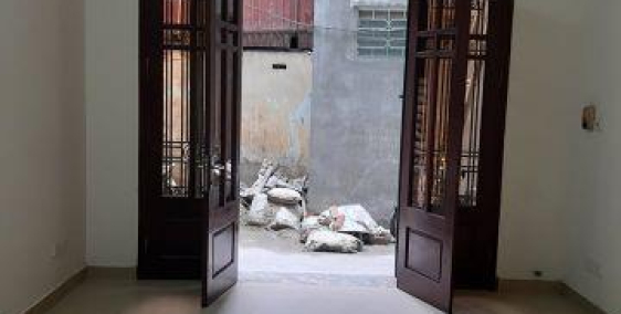 Bán nhà trong ngõ, cách bến xe Giáp Bát 100m, 3.35 tỷ