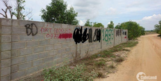 Cần bán 01 lô đất 1000m2, giá 750 triệu, cách biển Hùng Vương tầm 850m