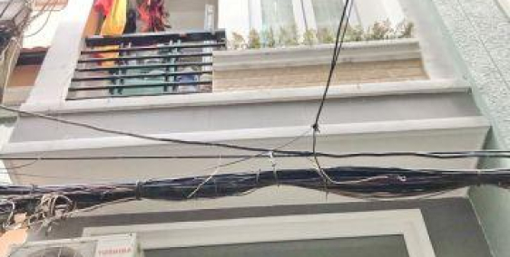 Bán gấp nhà 3 lầu hẻm 120 Lê Quốc Hưng quận 4.