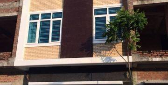 MT Hồ Văn Huê, P.9, Quận Phú Nhuận, DT: 9.6x22m, 240m2, xây 2 lầu, Giá 45 tỷ TL