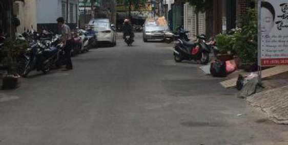 Nhà Bạch Đằng, ngay sân bay, 120m2, 12,5 tỷ. Hẻm nhựa 10m, xe tăng vào nhà.