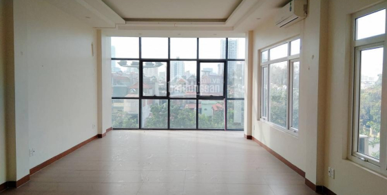 Cho thuê nhà mặt phố Hoàng Quốc Việt làm văn phòng, showroom, spa, tóc...