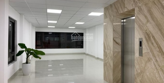 Cho thuê nhà mặt phố Nguyễn Văn Huyên diện tích 100m2x5