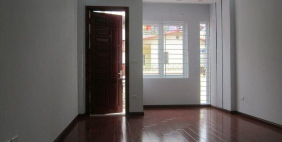 Cho thuê mặt tiền Trung Kính 50x 4,5 tầng, 35tr/th