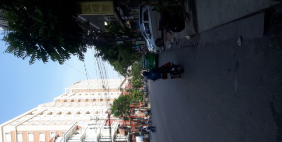 Cho thuê tòa nhà phố Văn Cao DTMB: 300m2, nhà 4 tầng, vị trí đẹp kinh doanh tốt.