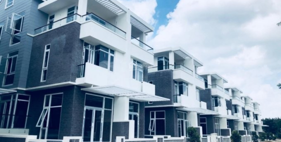 Nhà phố cao cấp ven sông - đầy đủ nội thất - có thể dọn vào ở ngay